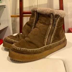 Laidback London Setsu Crochet Side Zip Ankle Boot Camel Suede